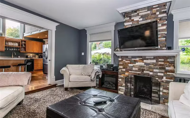 Sitting area beside the kitchen