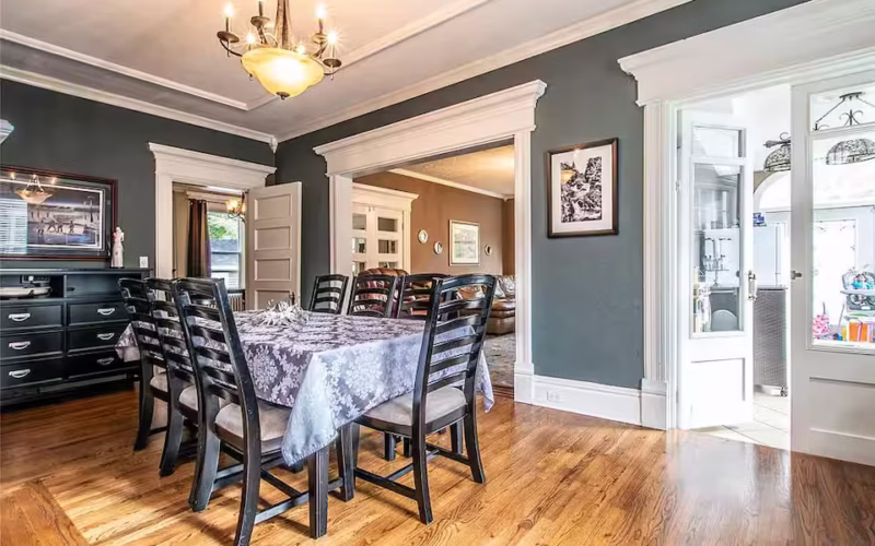 Kitchen dining room